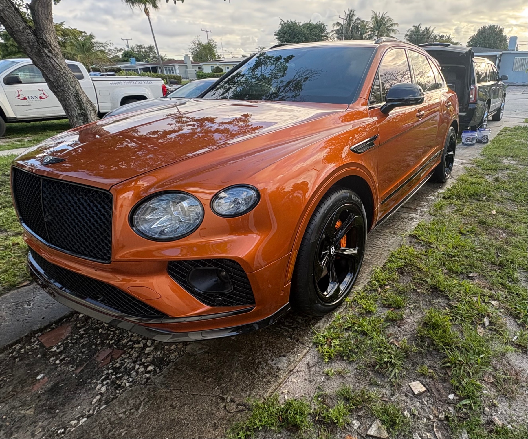 Bentley Bentayga · finished gloss